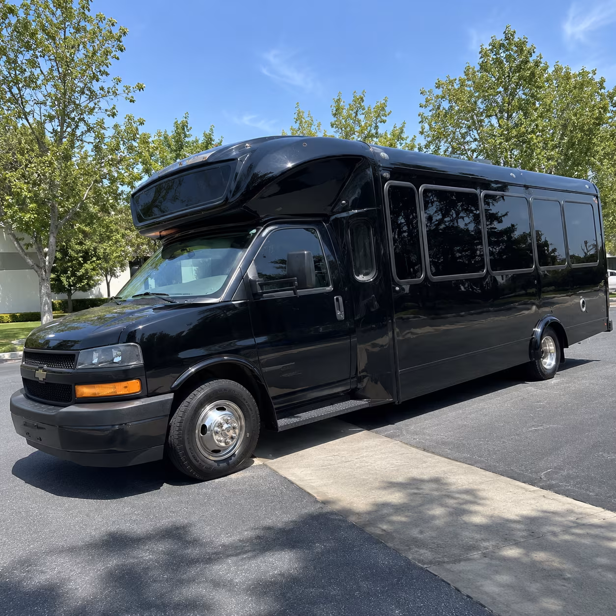 casper 15 passenger party bus