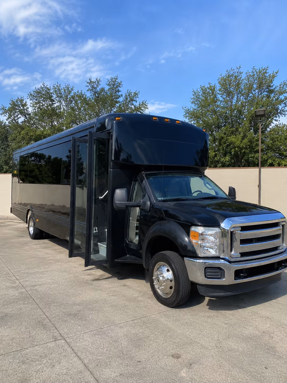 casper 20 passenger party bus