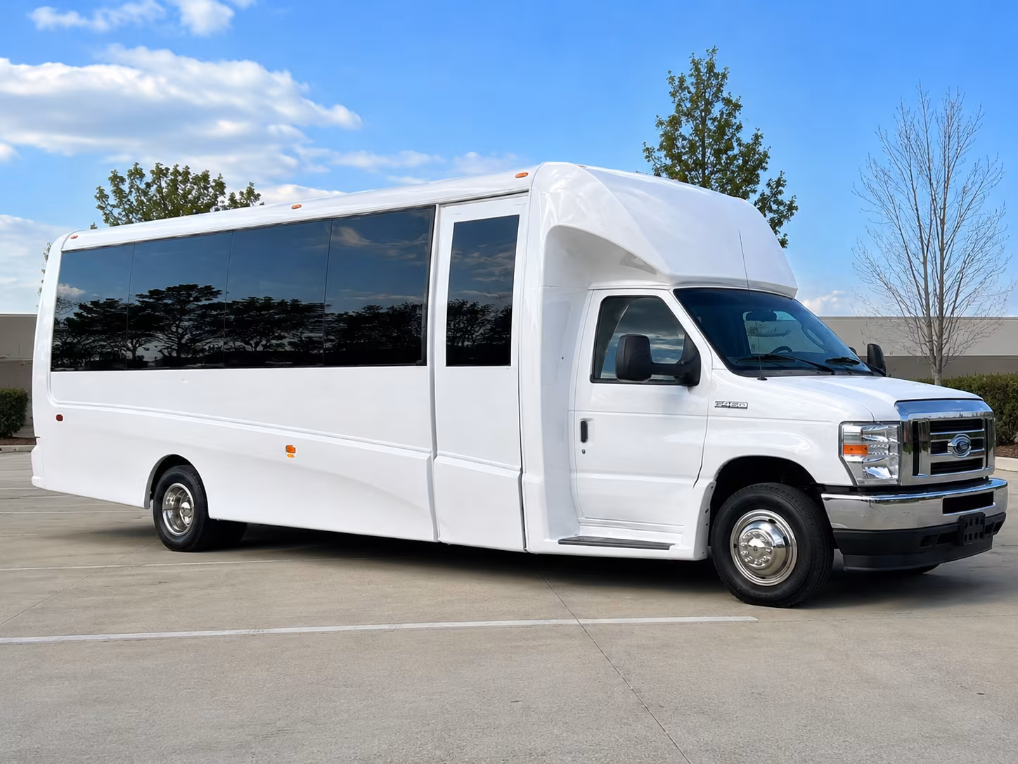 corporate airport transfer buses to casper natrona county international airport