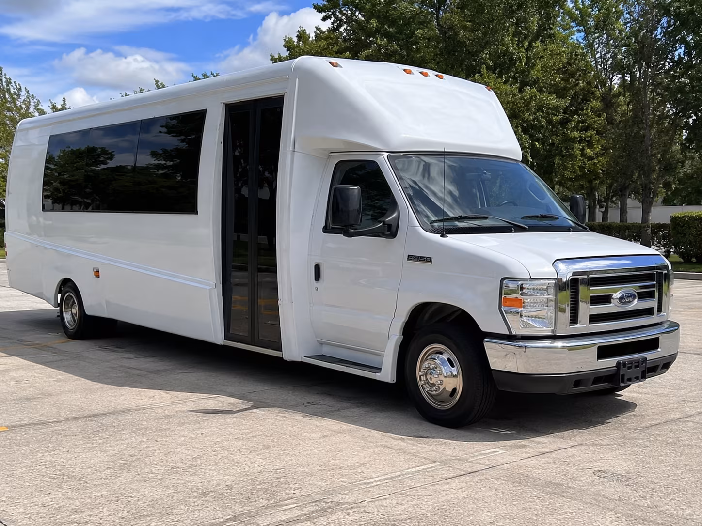 rent a party bus for bachelorette wine tours in casper